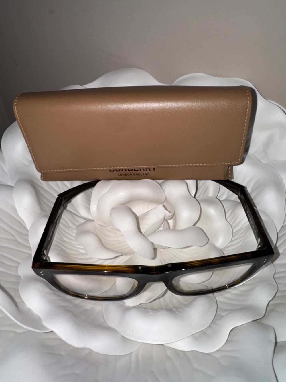 Burberry Tortoiseshell Square Frame Non-Prescription Glasses - EUC - Picture 9 of 9